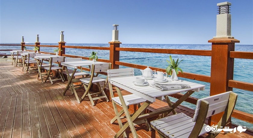 نمای بار کاپیتان هتل ایمبت